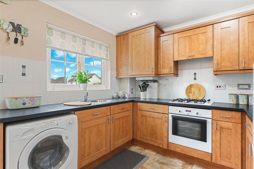 Property photo 3 of 21 Picture No. 06