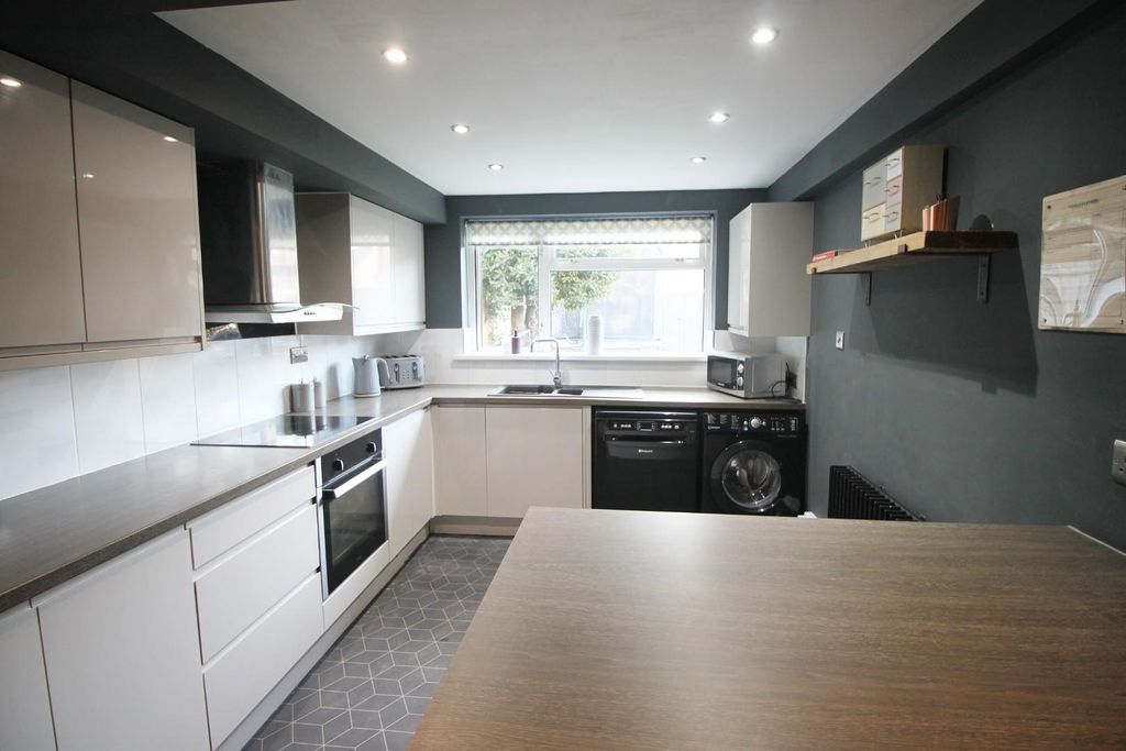 Property photo 2 of 13 Kitchen 1.Jpg