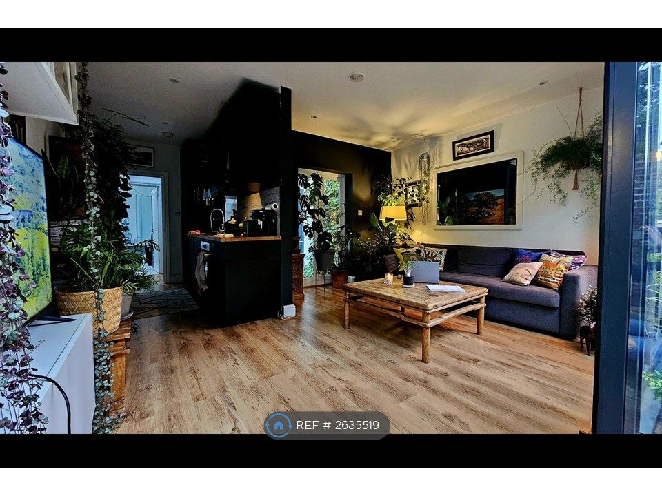 Property photo 3 of 12 Living Room