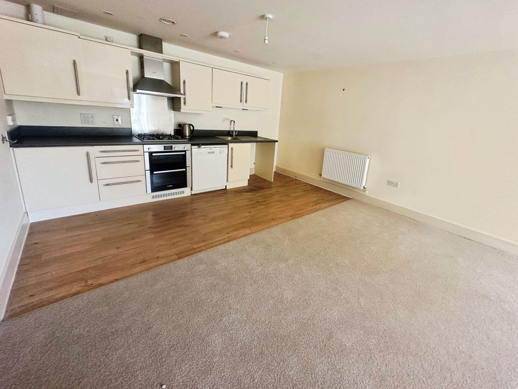 Property photo 2 of 12 Kitchen