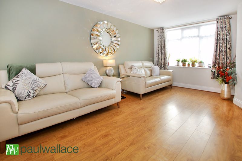 Property photo 2 of 19 Lounge