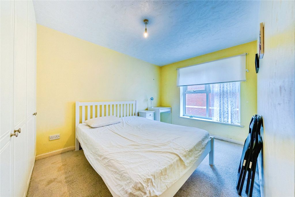 Property photo 1 of 16 Picture No. 04