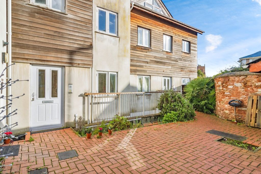 Property photo 1 of 24