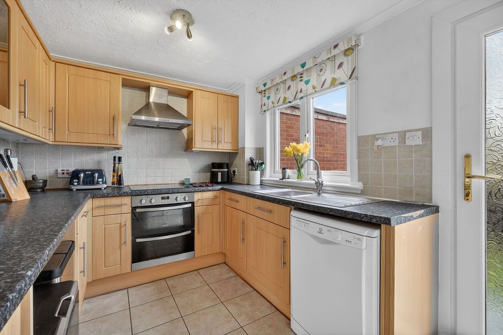 Property photo 3 of 23