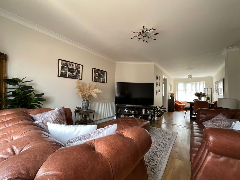 Property photo 2 of 21 4427575