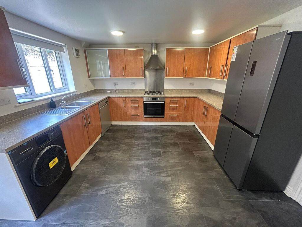 Property photo 2 of 15 Kitchen
