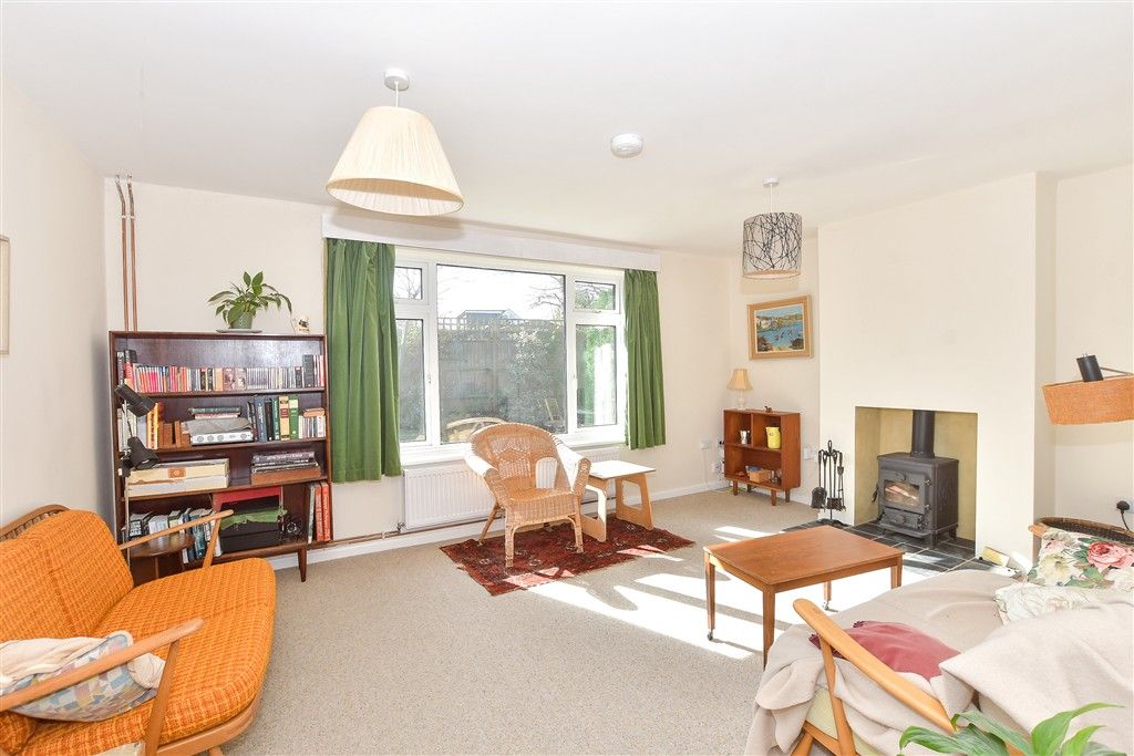 Property photo 3 of 12 Lounge