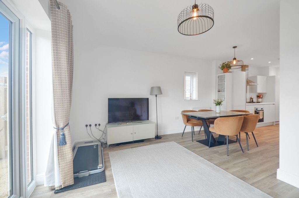 Property photo 3 of 19 Living Area - 6 Kite Crescent.Jpg