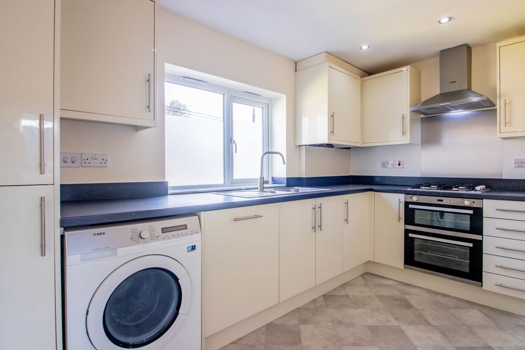 Property photo 3 of 17 E