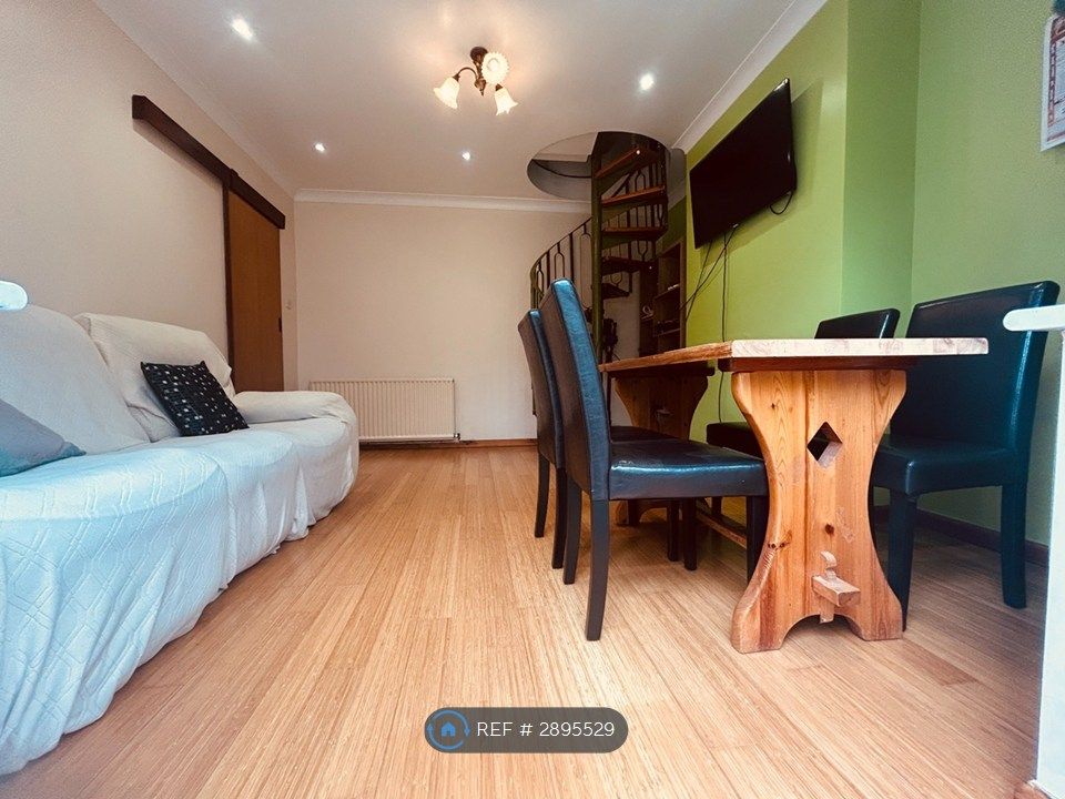 Property photo 1 of 22 Living And Dinning