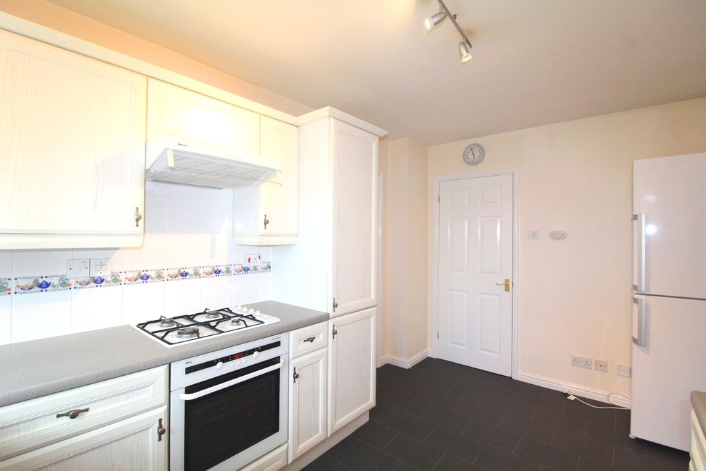 Property photo 3 of 15 Kitchen