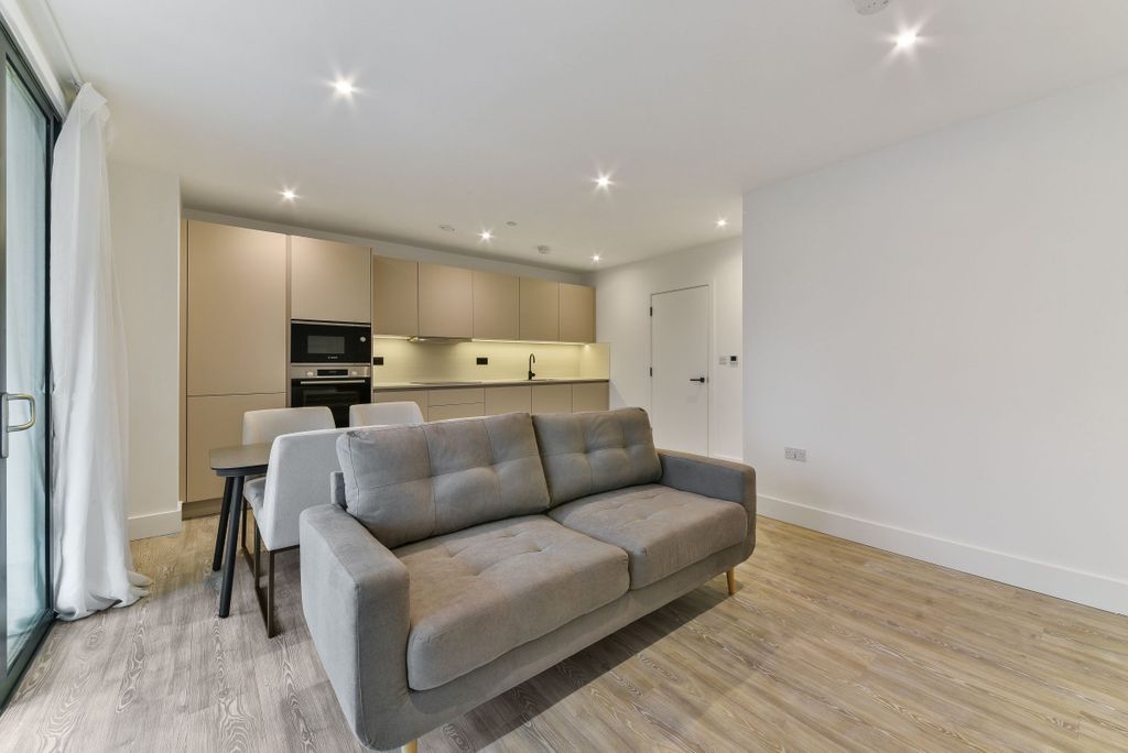 Property photo 3 of 13