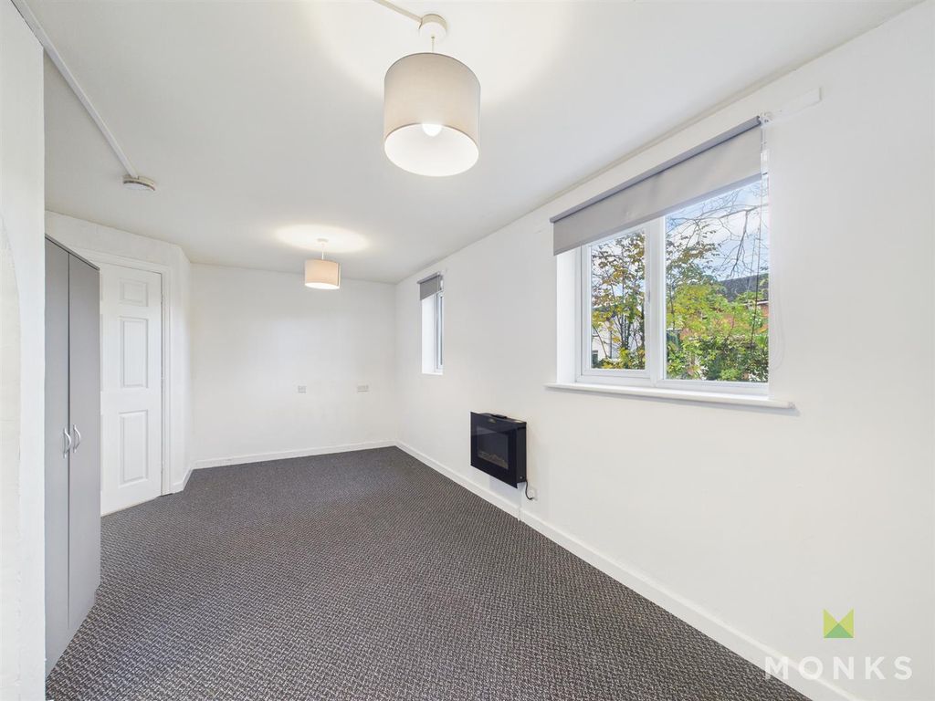 Property photo 3 of 10 Cam01520G0-Pr0297-Still004.Jpg