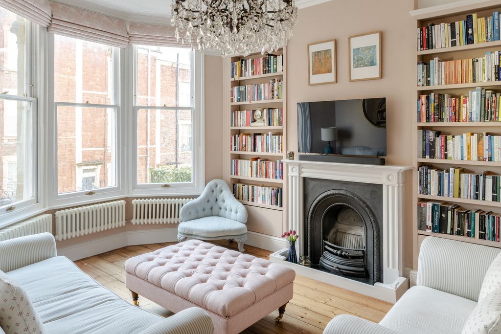 Property photo 2 of 22 256169 - 20250130-C1Z_3488_Hi_Res.Jpg