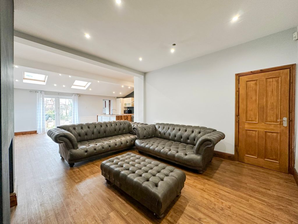 Property photo 3 of 19 15-Img_8621