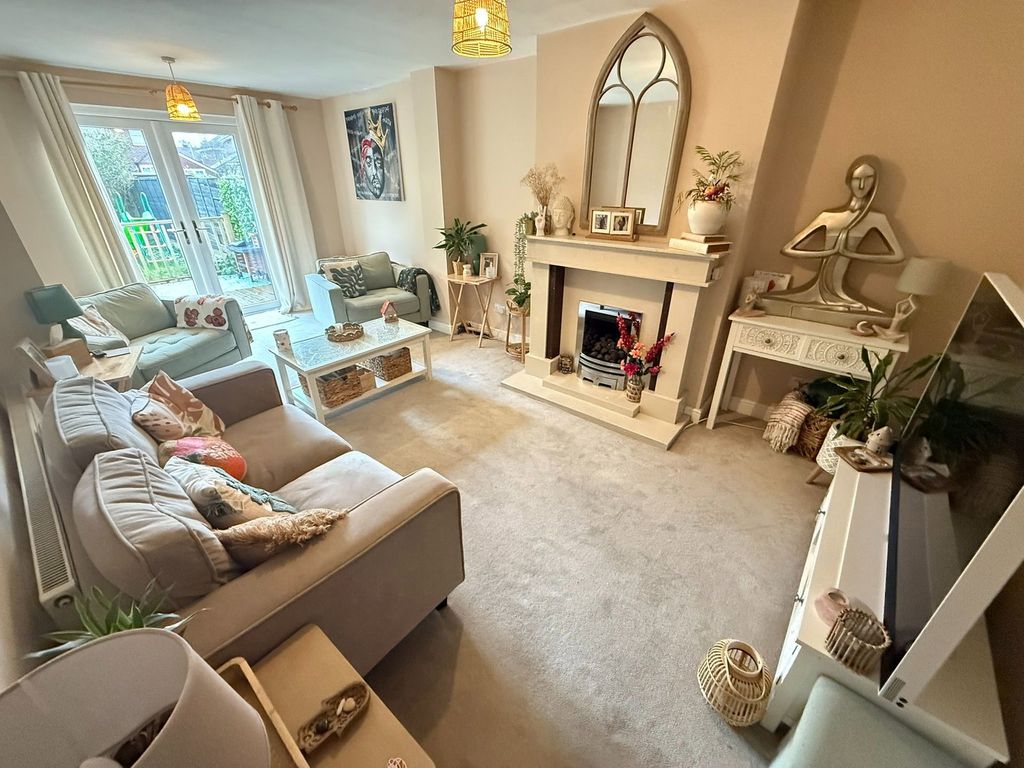 Property photo 2 of 21