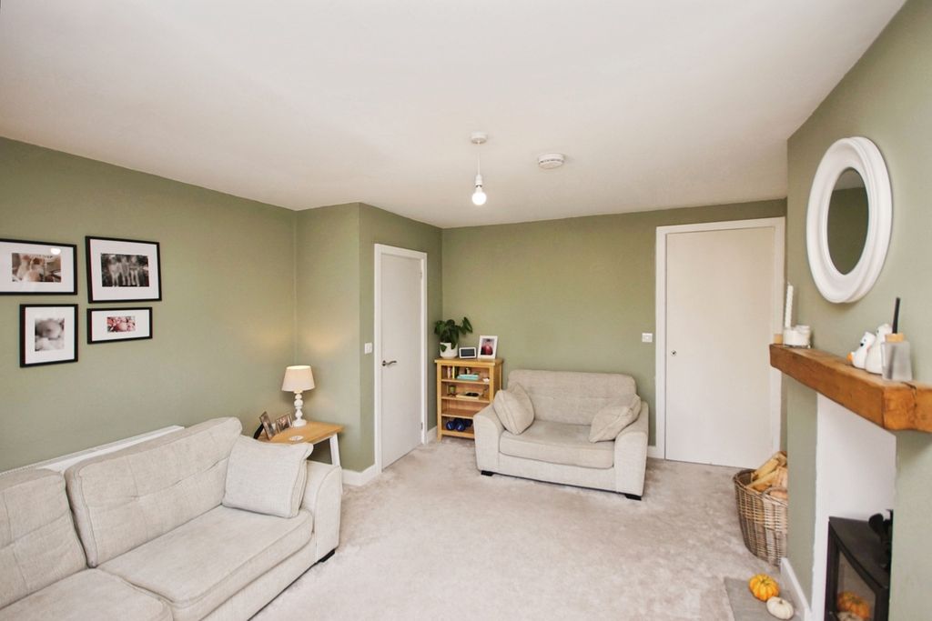 Property photo 2 of 17 Photo