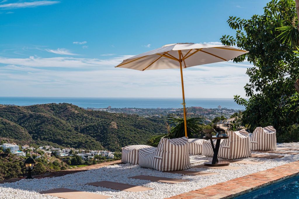 Property photo 2 of 50