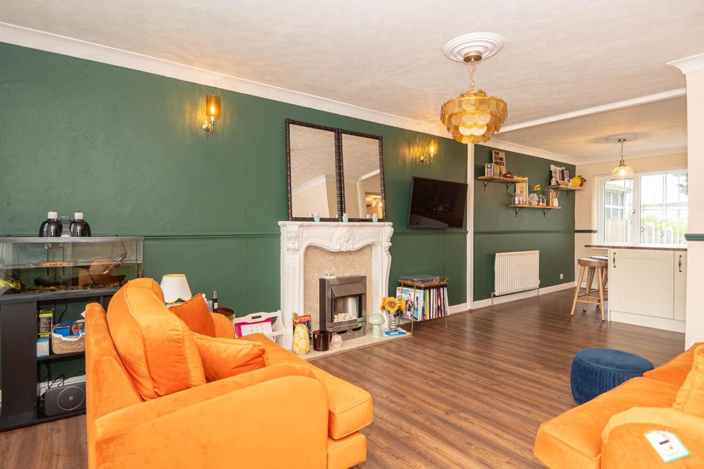 Property photo 3 of 24 Living Room