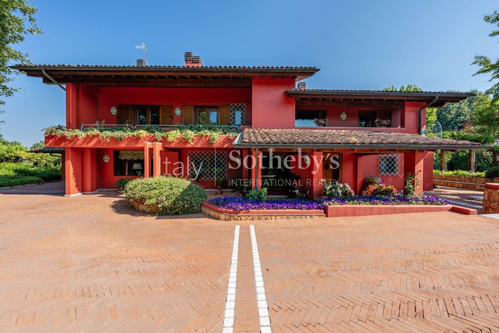 Property photo 2 of 30