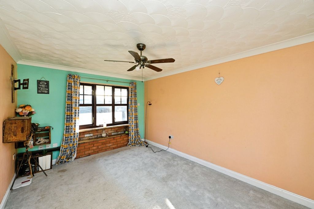 Property photo 3 of 39 Pbox-Img.Jpg