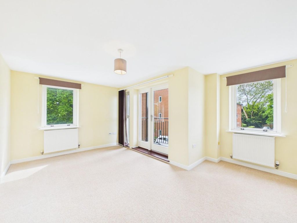 Property photo 3 of 12 Cam05010G0-Pr0094-Still015.Jpg