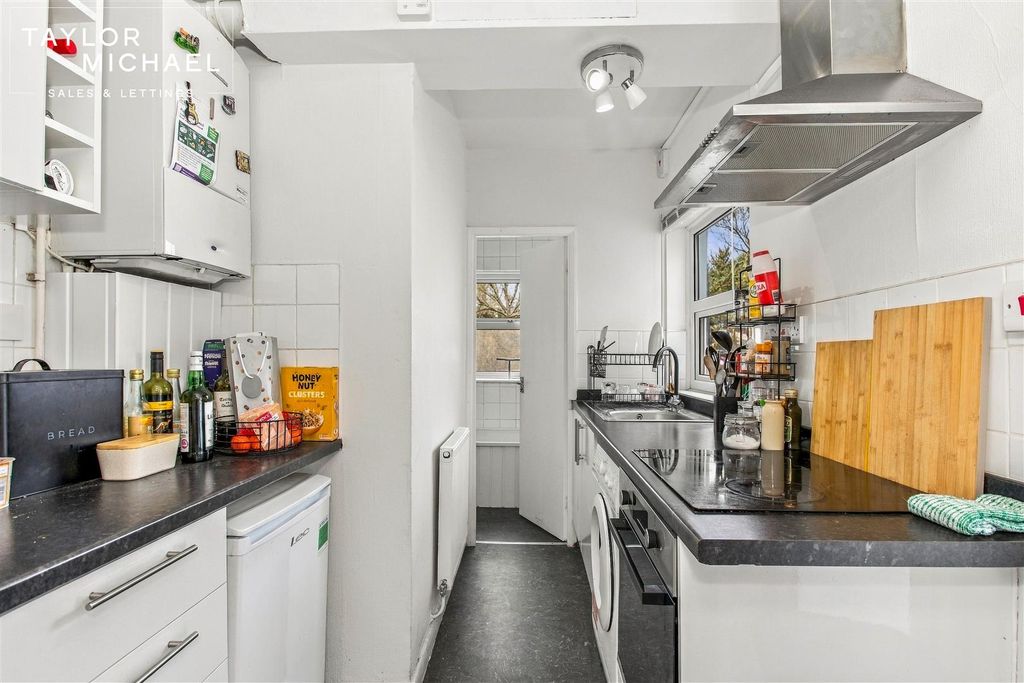 Property photo 2 of 15 Kitchen