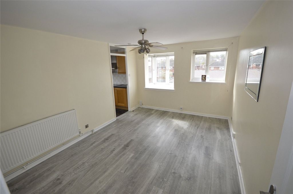 Property photo 2 of 5 Living Room