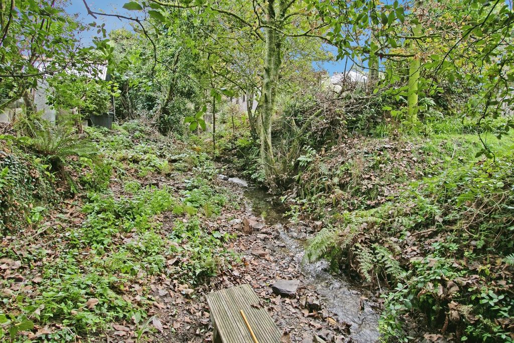 Property photo 2 of 21 Pbox-Img.Jpg