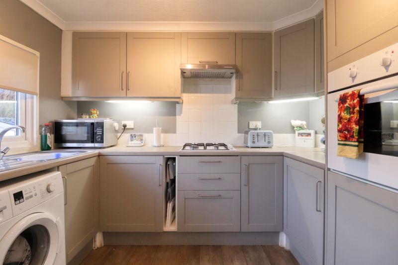 Property photo 3 of 12 Kitchen