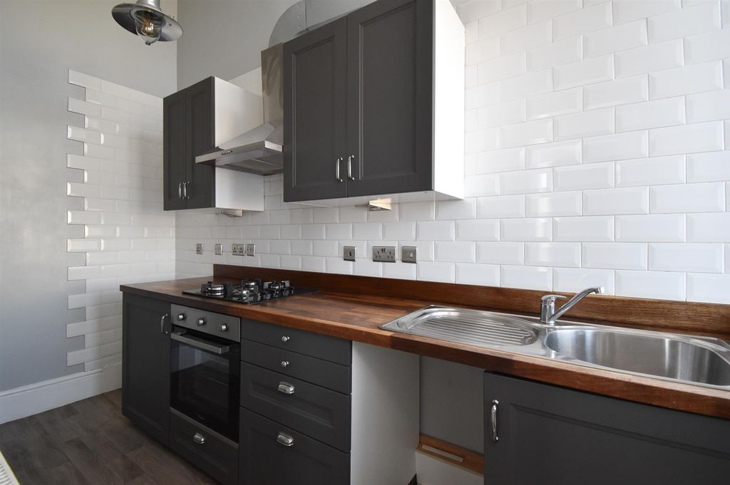 Property photo 3 of 15 Kitchen