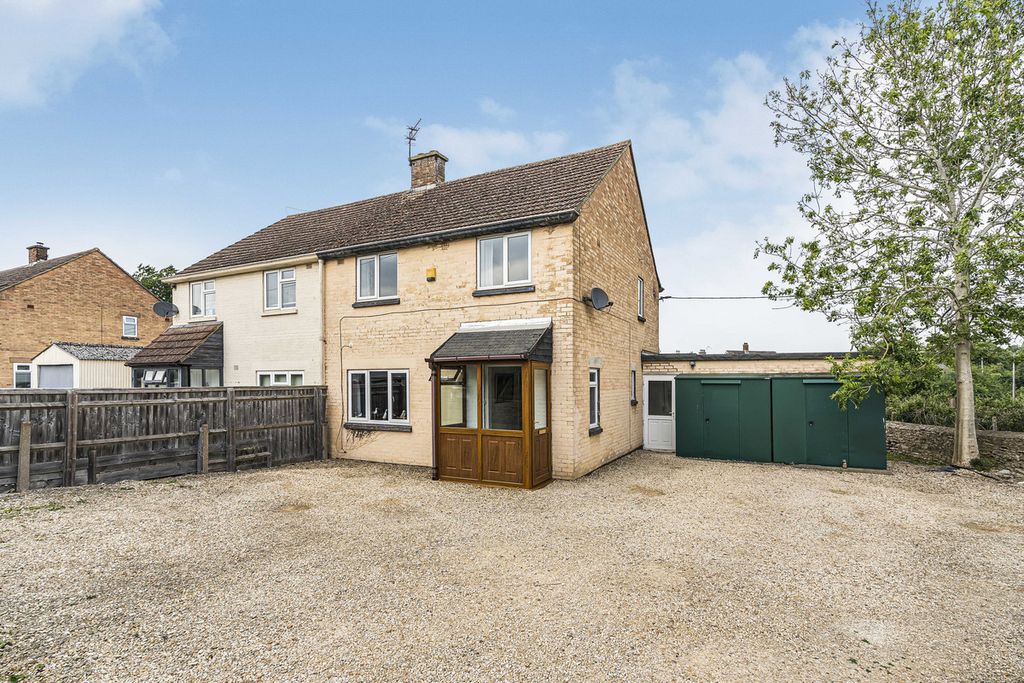 Property photo 1 of 27