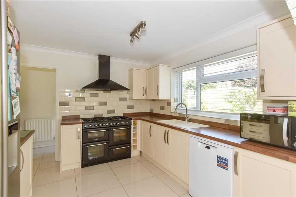 Property photo 3 of 13 Kitchen