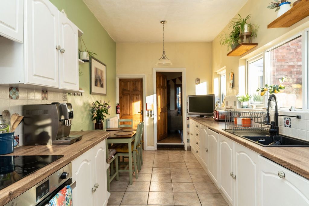 Property photo 2 of 14