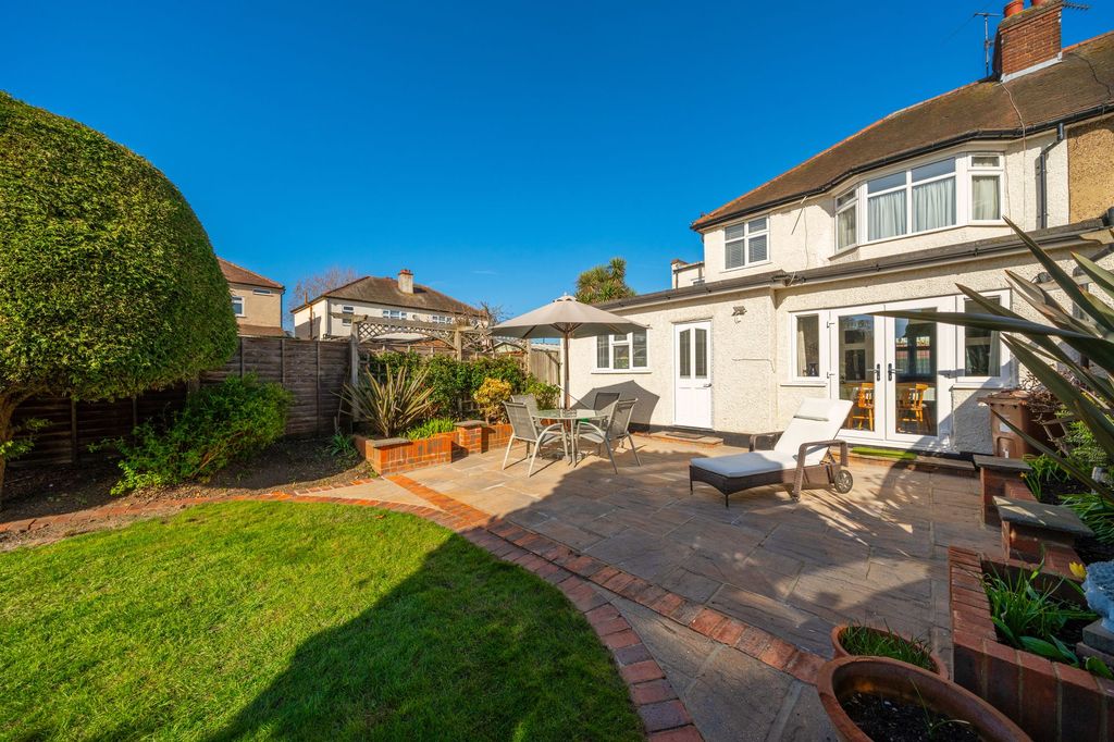 Property photo 3 of 18