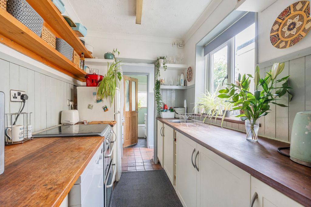 Property photo 2 of 23