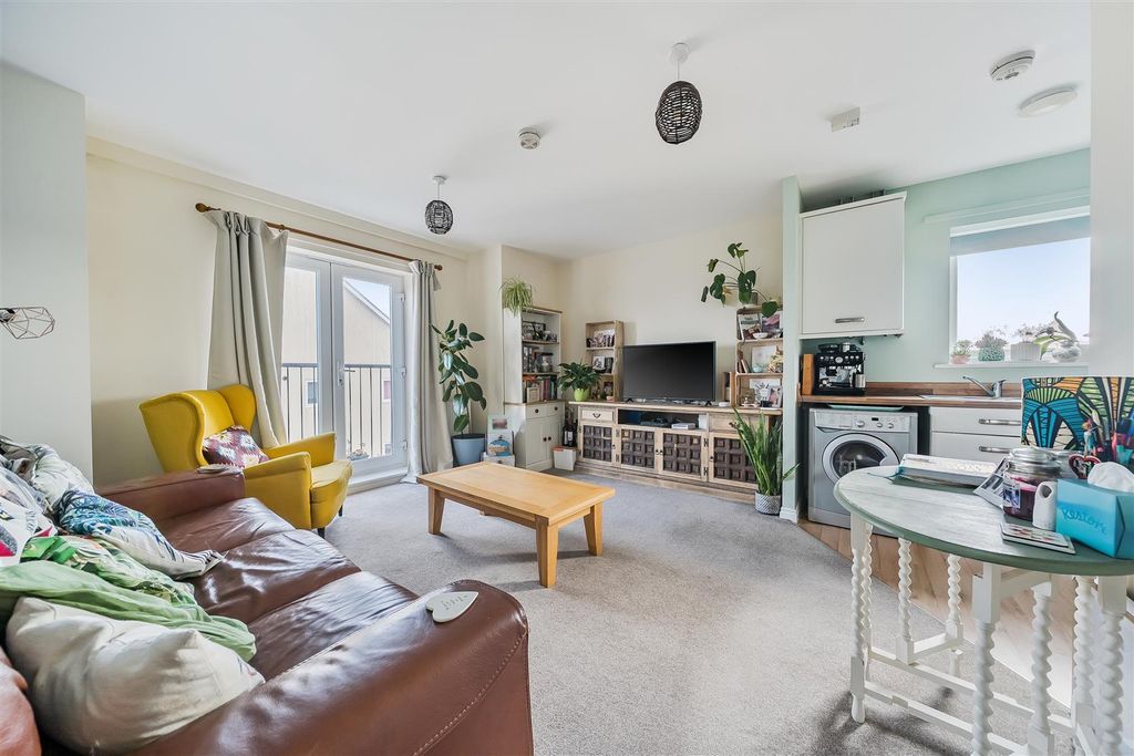 Property photo 3 of 12 1388194-15-693968938Ebfe.Jpg