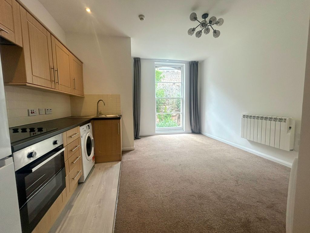 Property photo 2 of 3