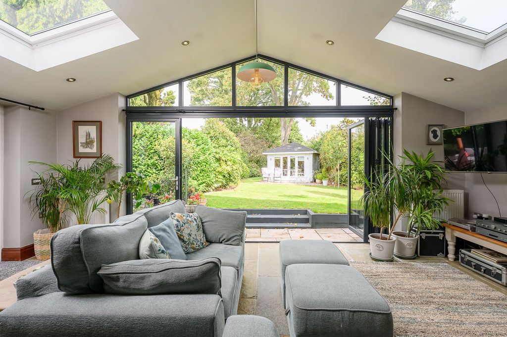 Property photo 1 of 30