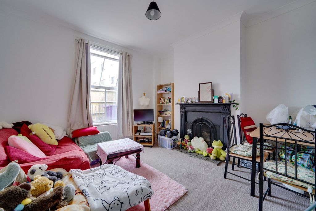 Property photo 2 of 9 4322171