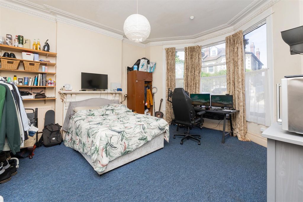 Property photo 1 of 34 41-Carnarvon-Road-Bs6-7Du-16.Jpg
