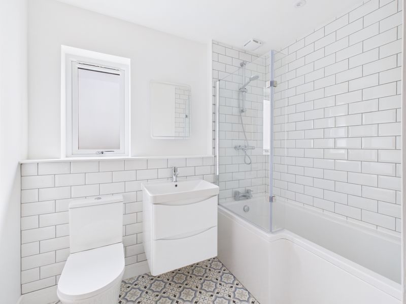 Property photo 3 of 11 Bathroom