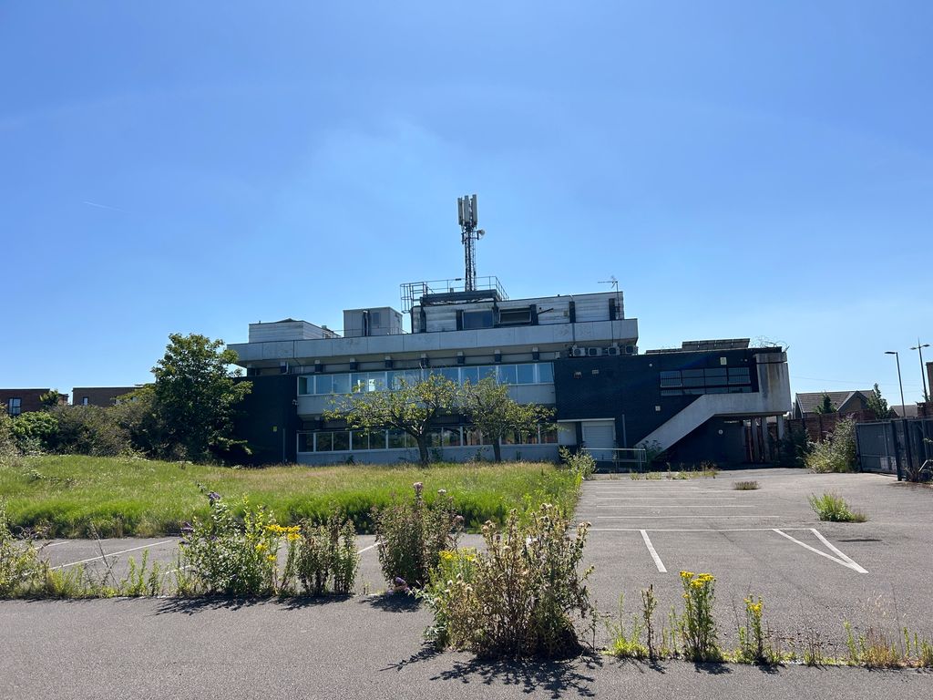 Property photo 3 of 14