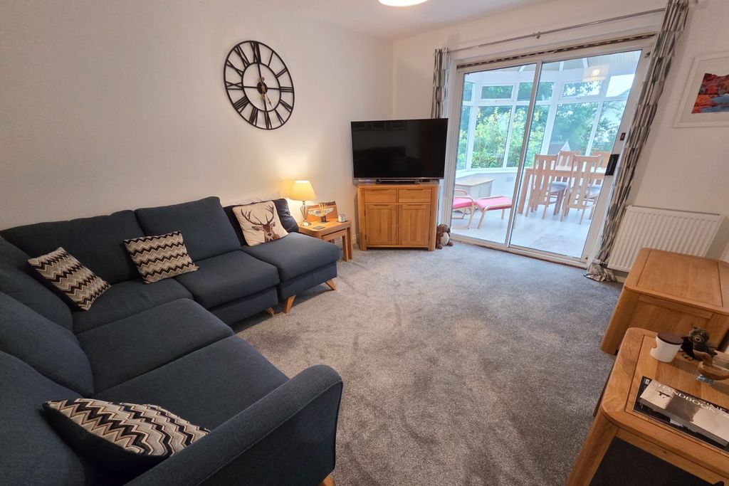 Property photo 2 of 22