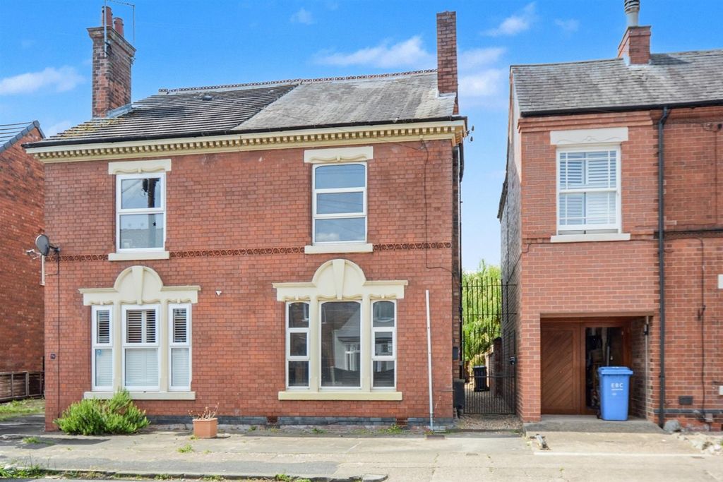 Property photo 1 of 26