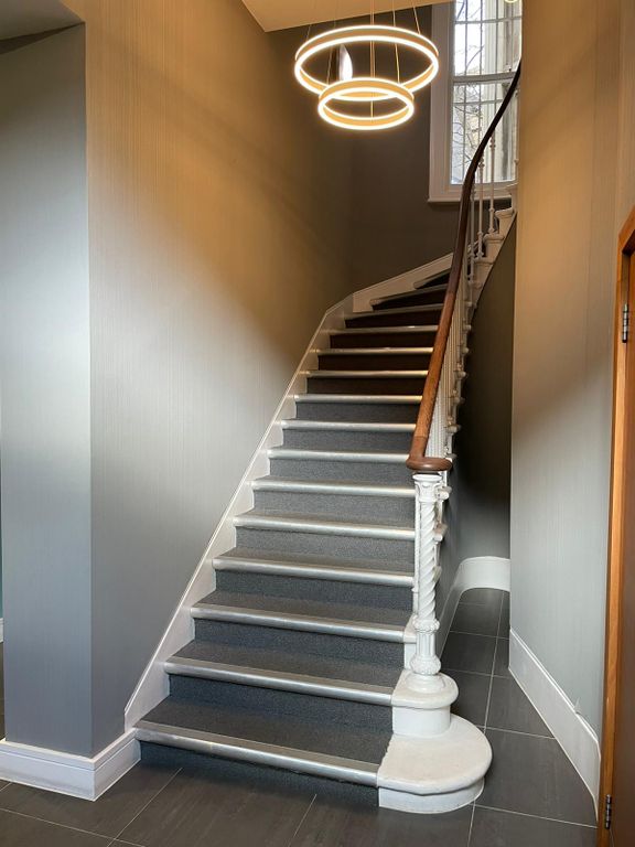 Property photo 3 of 7 Stairs - City Of London Office