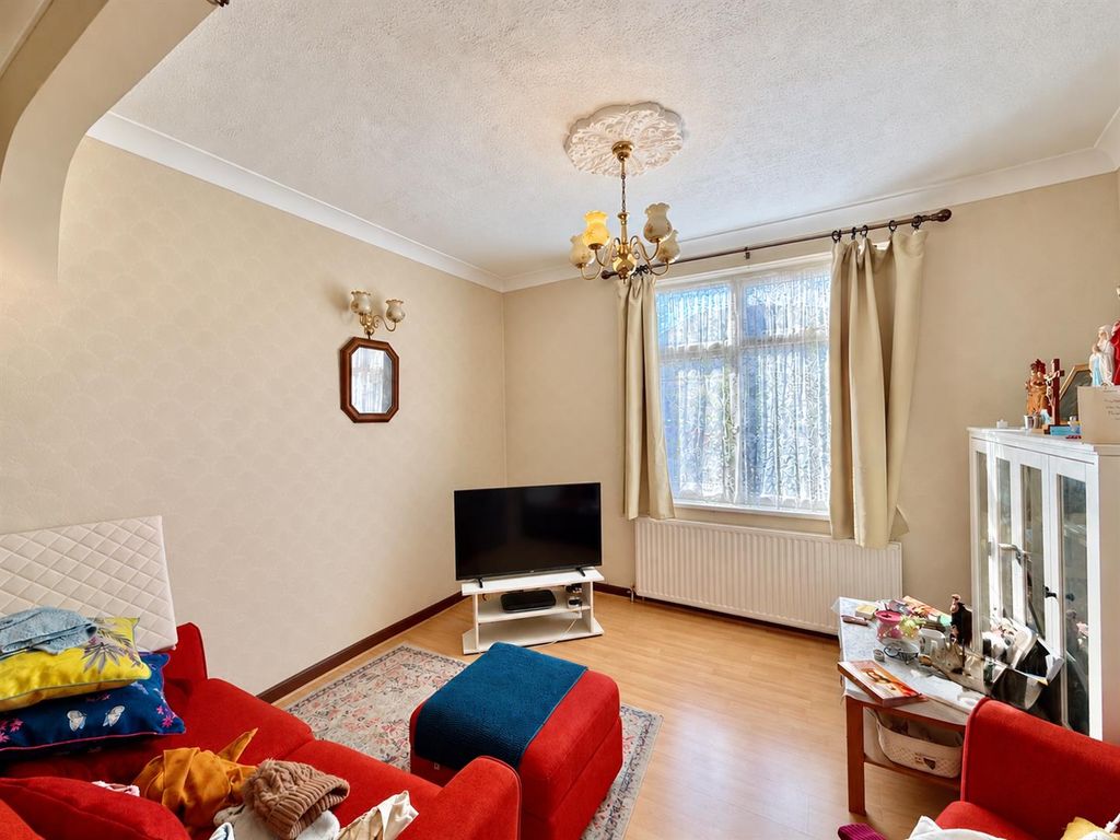 Property photo 3 of 12 Bright Vintage Living Room Interior.Png