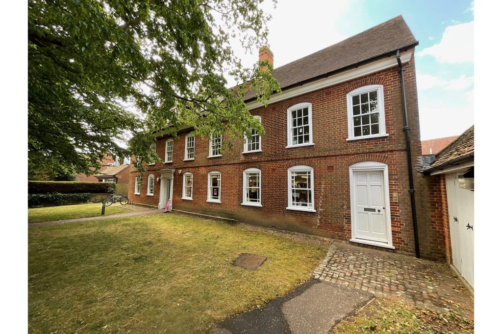 Property photo 1 of 3