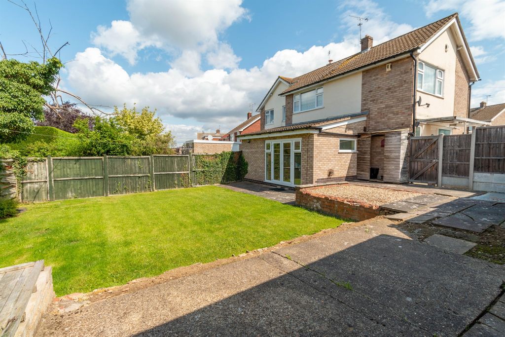 Property photo 2 of 16