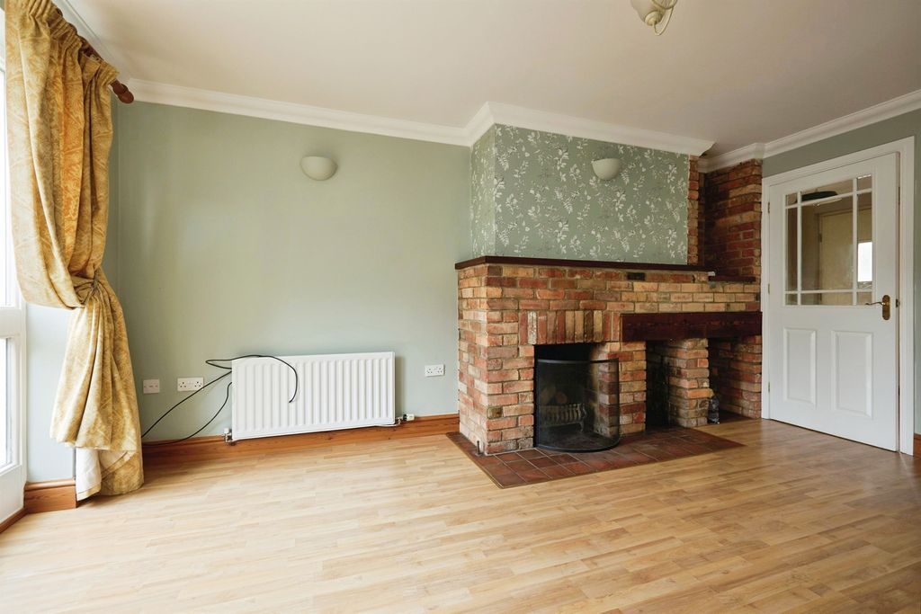Property photo 3 of 20